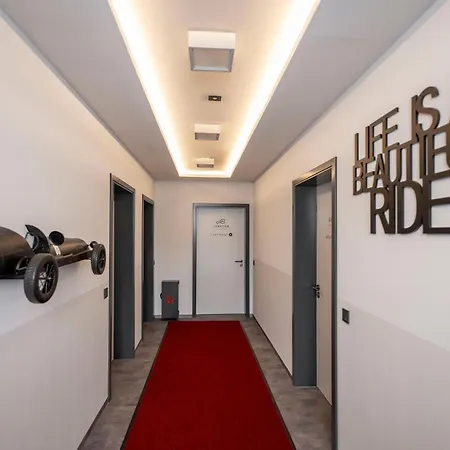 Ferienwohnung Quartier Am Sachsenring Oberlungwitz Exterior foto